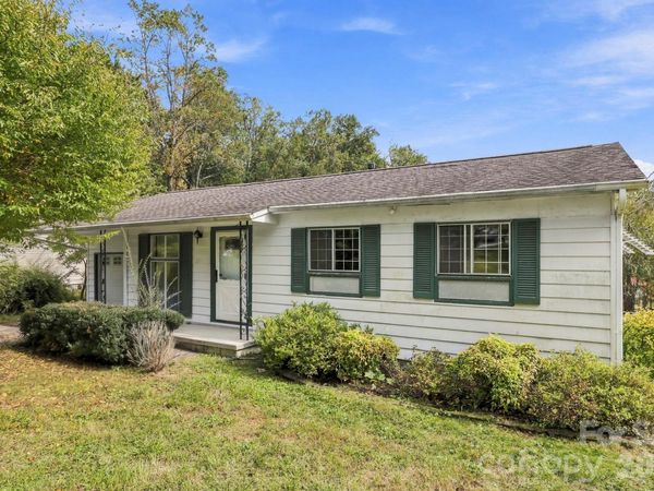 648 Crystal Drive, Hendersonville, NC 28791