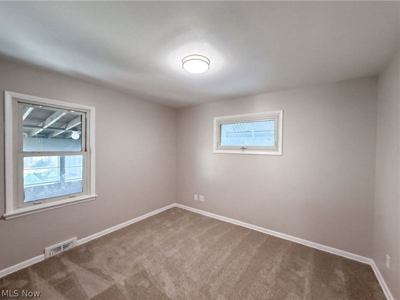 11301 Riveredge Drive , Parma, OH 44130 Photo 11