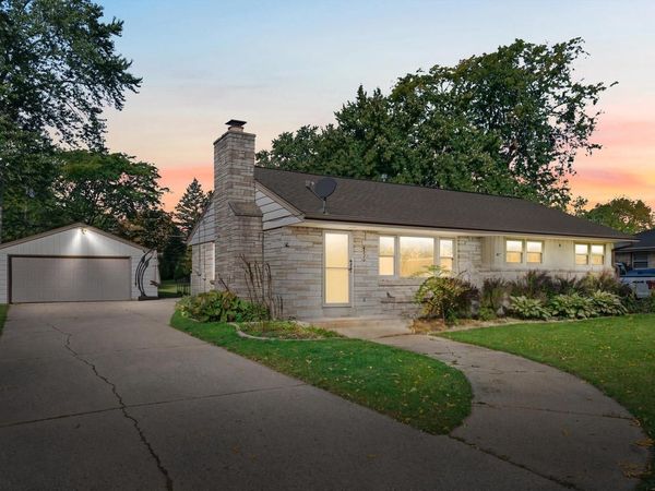 4551 N 100th STREET, Wauwatosa, WI 53225