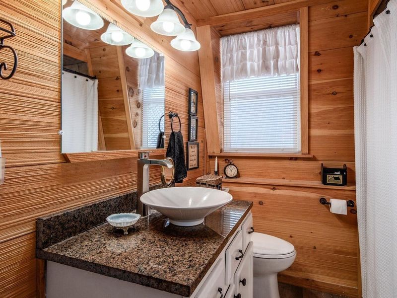 584 N Main Street , Utica, OH 43080 Photo 28