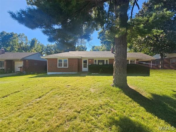 67 S Floridale Drive , St Louis, MO 63135