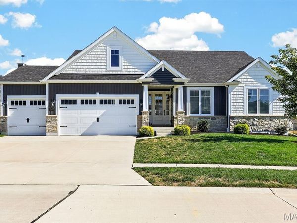 130 Far Meadow Drive, Lake St Louis, MO 63367