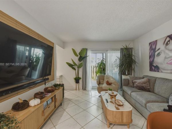 9417 Fontainebleau Blvd, Unit 108, Miami, FL 33172