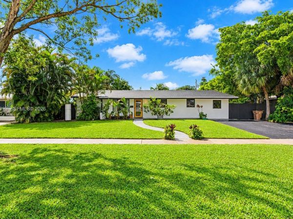 590 NW 38th Pl , Deerfield Beach, FL 33064