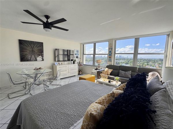 2899 Collins Ave , Unit 1242, Miami Beach, FL 33140