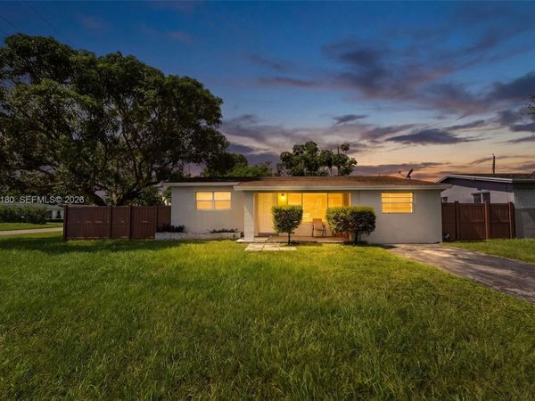 2440 Largo Dr , Miramar, FL 33023