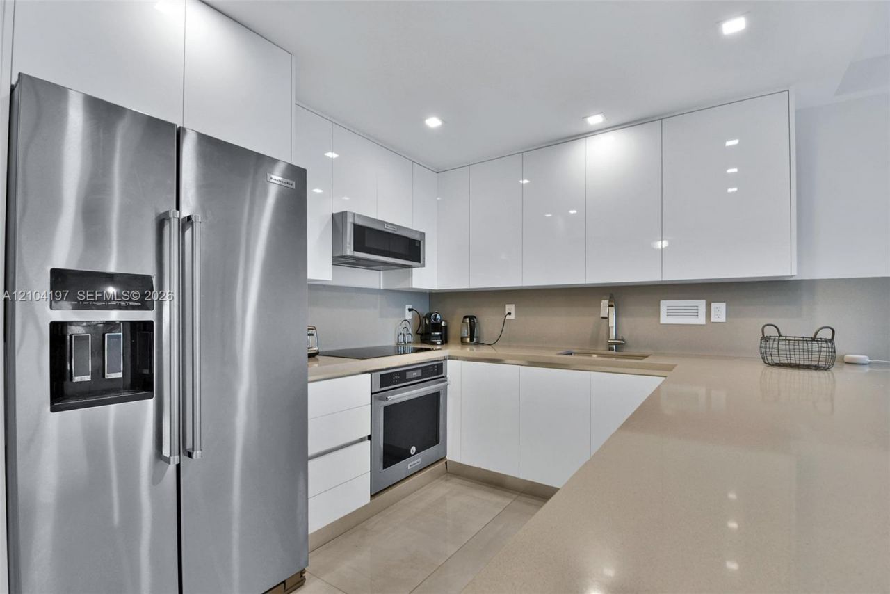 2301 Collins Ave , Unit 303, Miami Beach, FL 33139 Photo
