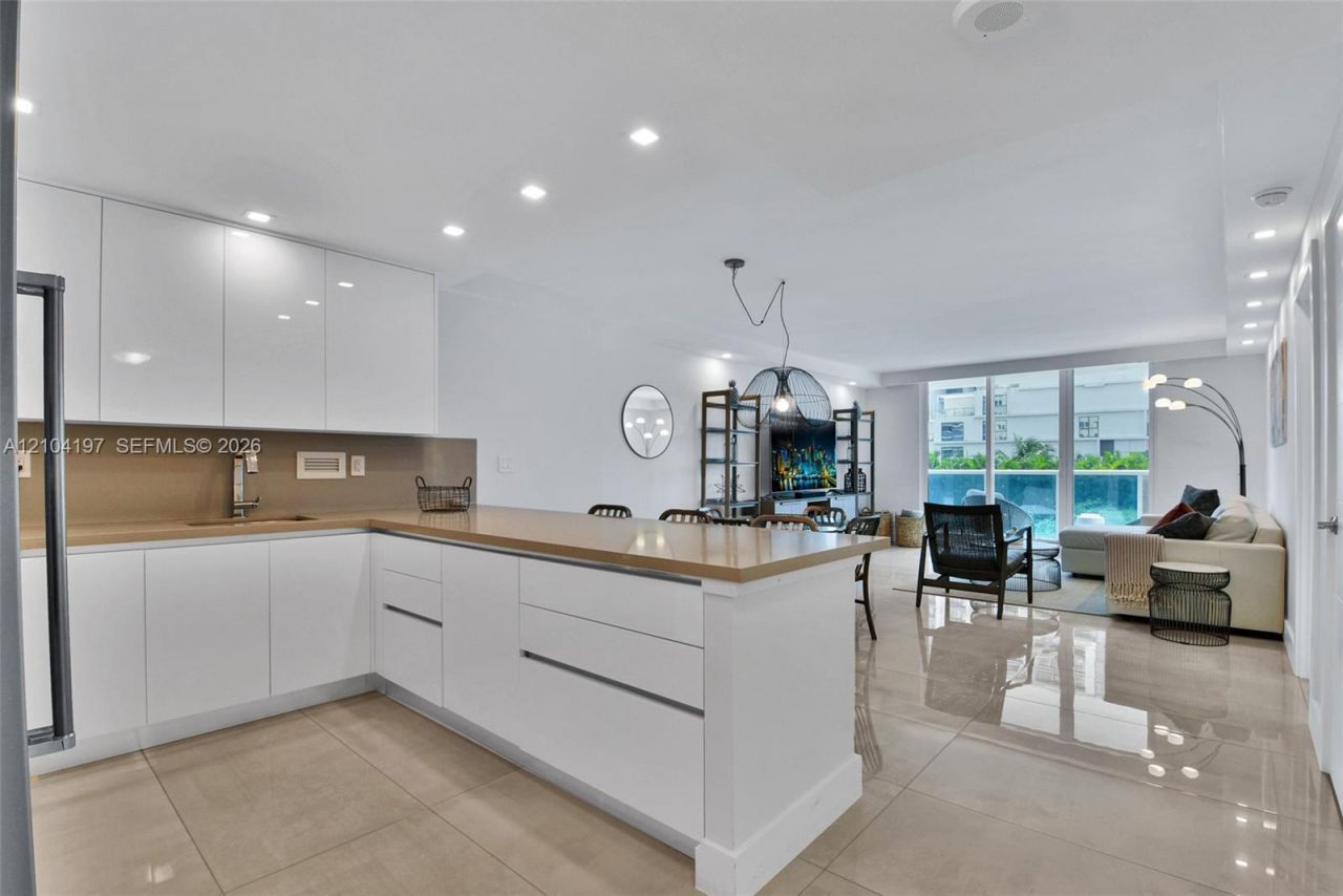 2301 Collins Ave , Unit 303, Miami Beach, FL 33139 Photo