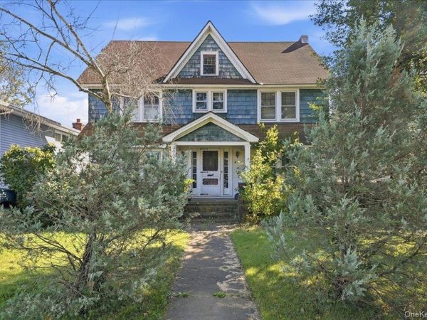 21 Sherman Avenue , Rockville Centre, NY 11570