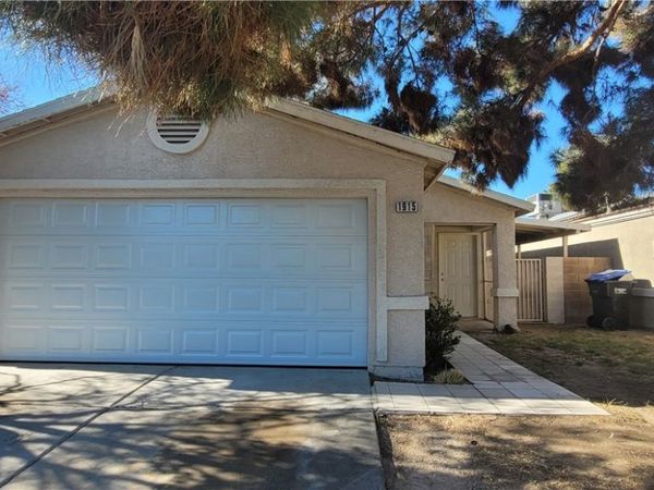 1915 Winter Hill Street , Las Vegas, NV 89106