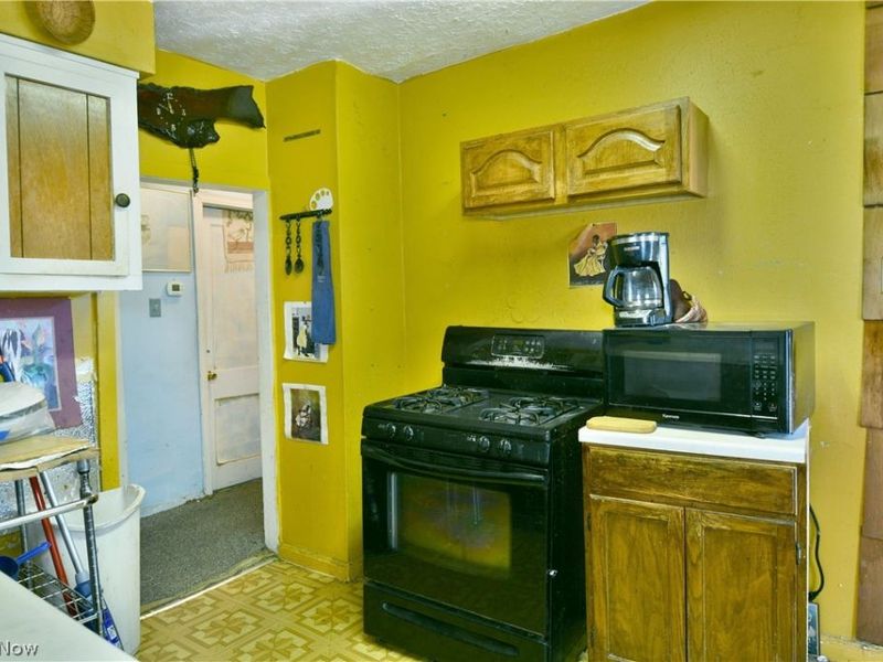216 Federal Street NE, Warren, OH 44483 Photo 6
