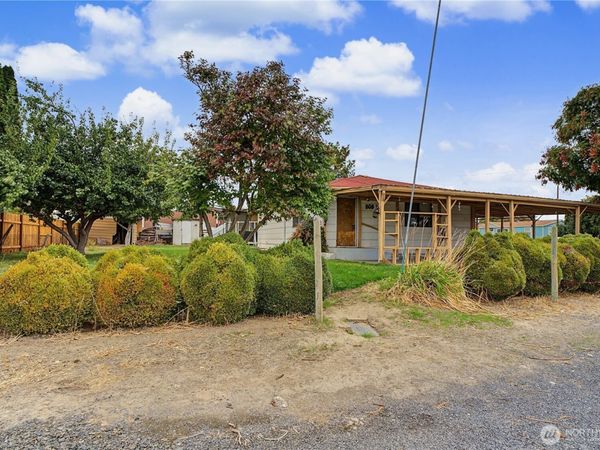 505 S Grant Avenue , Warden, WA 98857