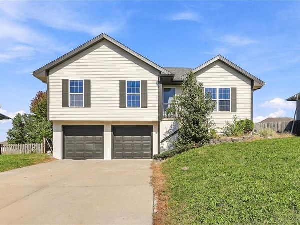 2222 Chanticleer Street, Excelsior Springs, MO 64024