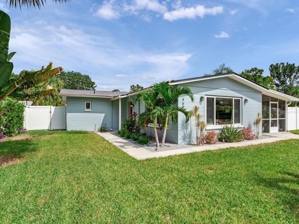 4609 W HAWTHORNE ROAD , TAMPA, FL 33611