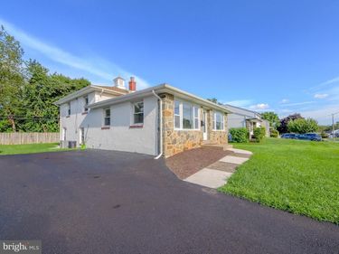 2989 EASTBURN AVENUE, BROOMALL, PA 19008