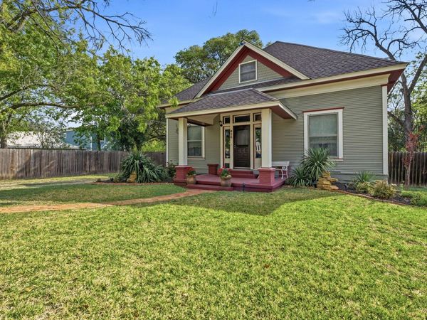 410 Cibilo ST, Lockhart, TX 78644