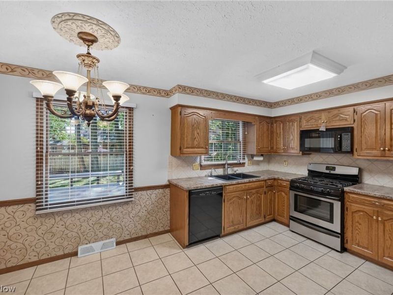 700 Austin Drive, Barberton, OH 44203 Photo 21