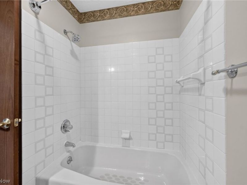 700 Austin Drive, Barberton, OH 44203 Photo 35