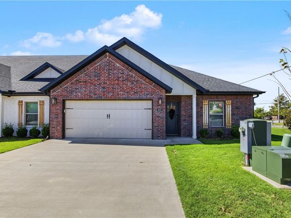 1602 S 17th Place , Rogers, AR 72758