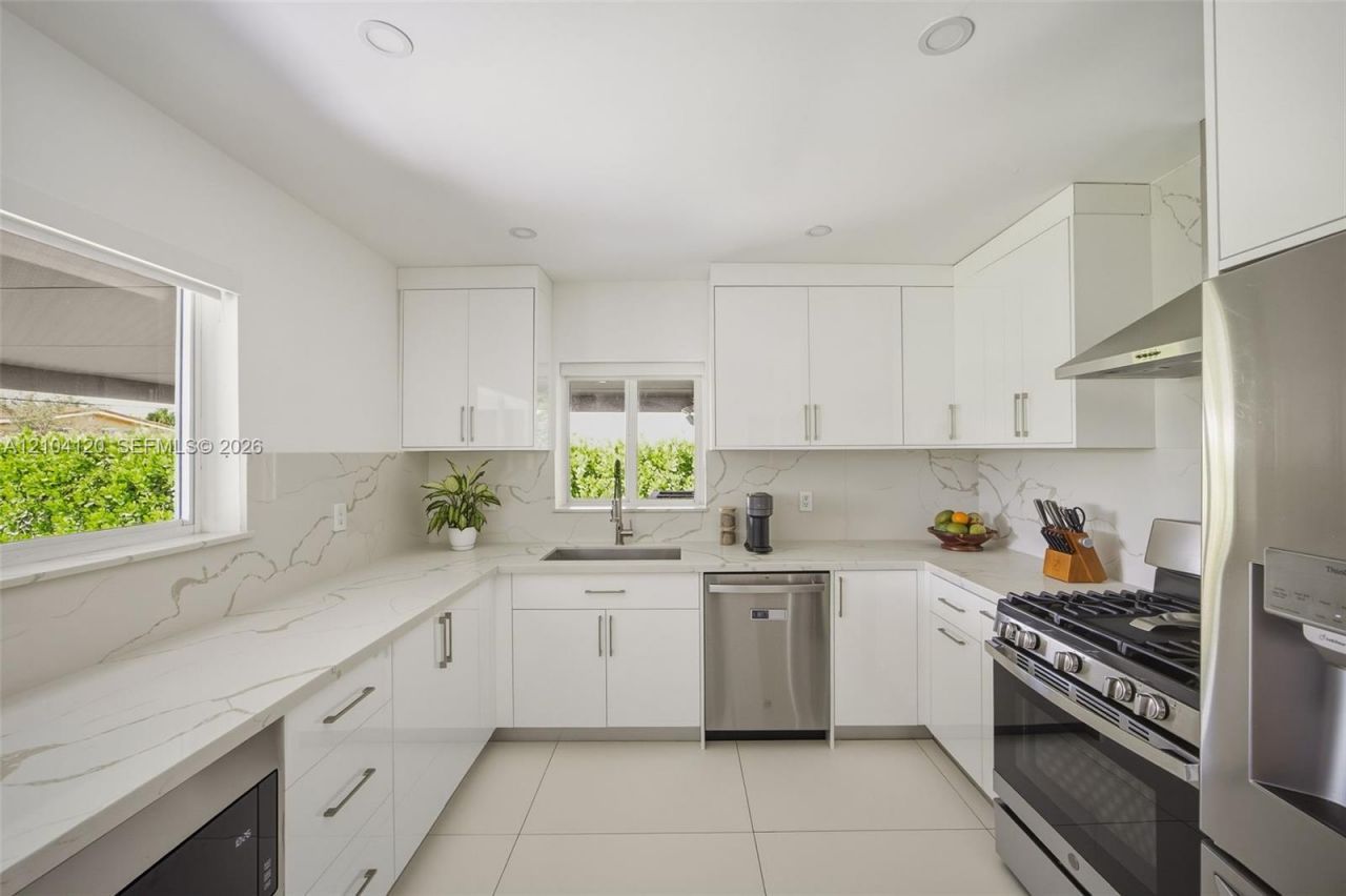 8000 SW 19th St , Miami, FL 33155 Photo