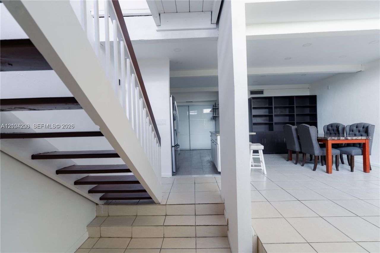 19200 NE 25th Ave , Unit 322C, Miami, FL 33180 Photo