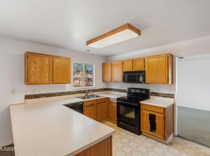 6295 W Cree Court, Sun Valley, NV 89433 Photo