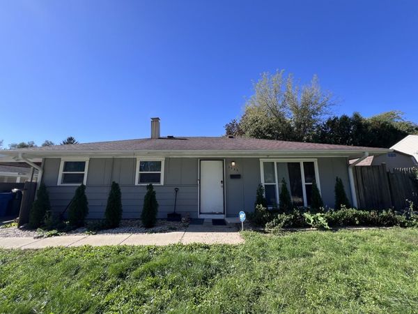 2335 Arrow Street , Carpentersville, IL 60110