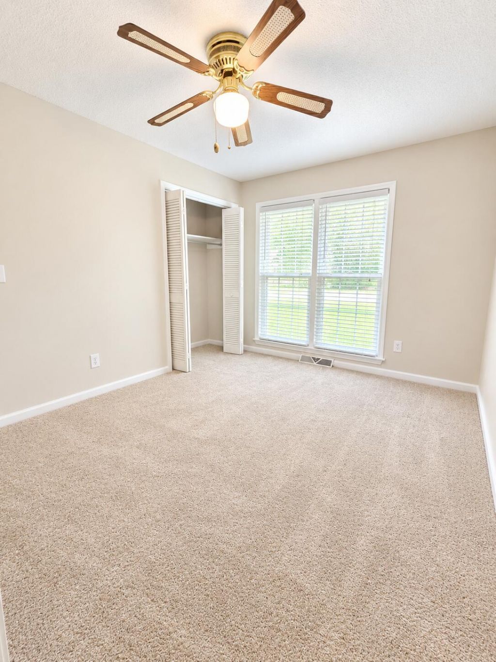 105 Glendale Drive Photo 13