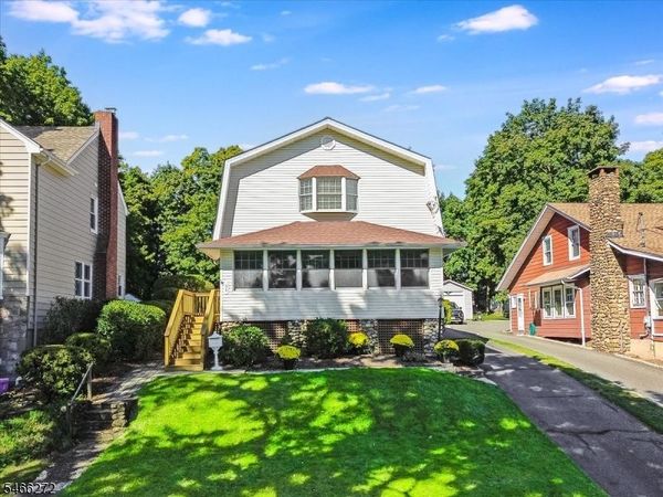 31 Elizabeth St, Caldwell, NJ 07006