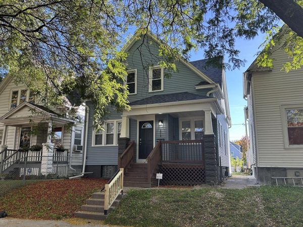 3018 N Dr Lester Carter Dr, Milwaukee, WI 53206