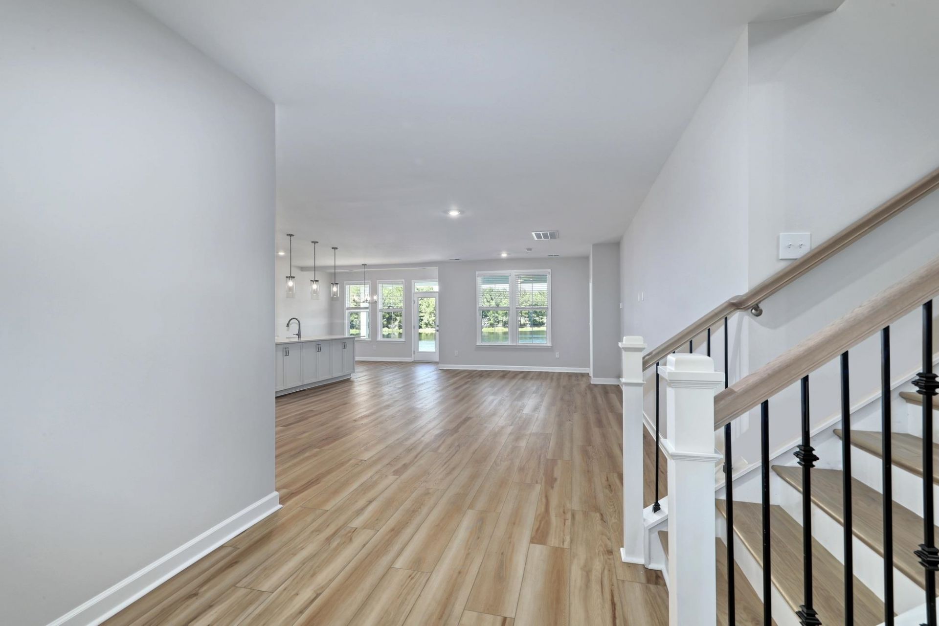 212 Field Dr Photo 11