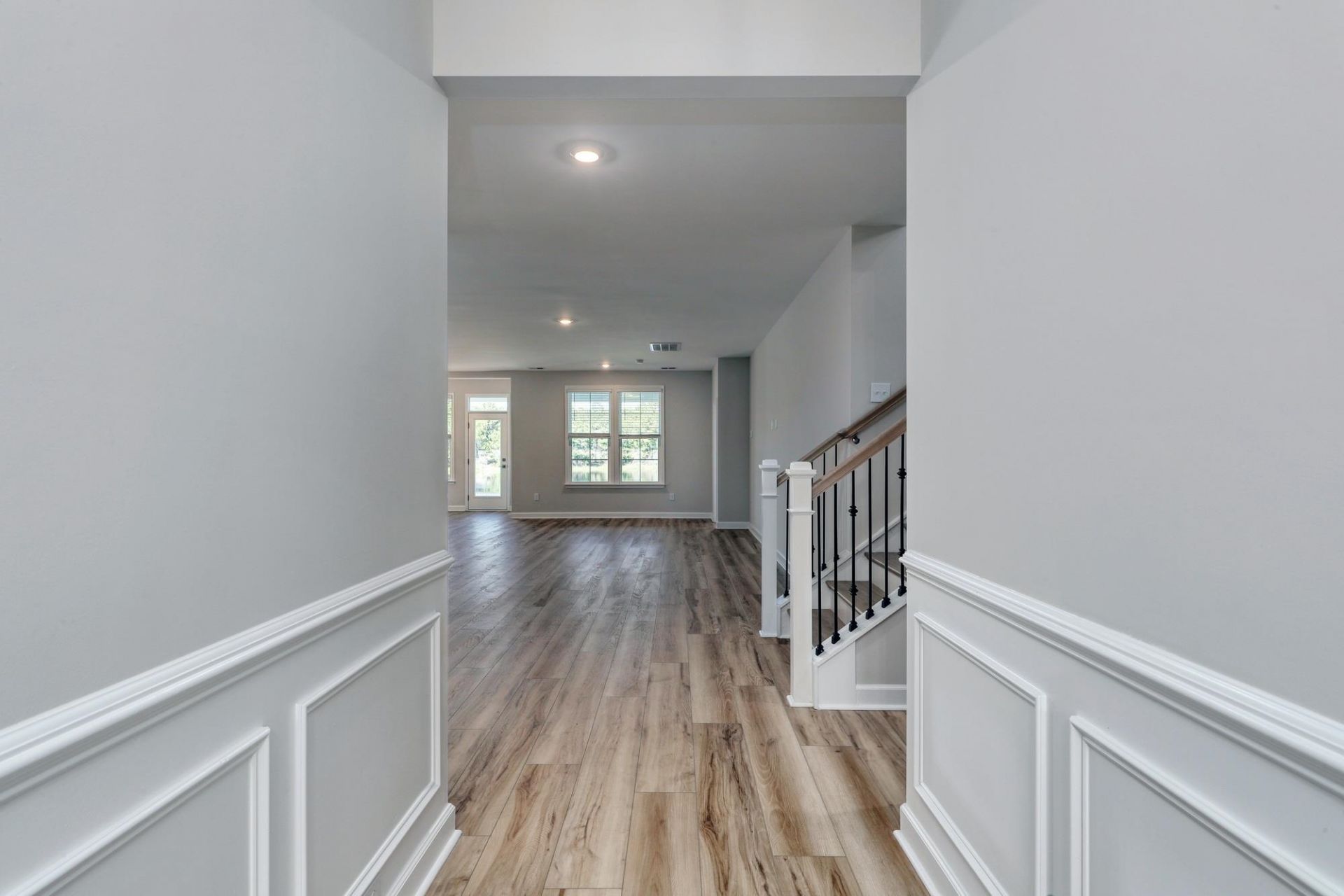 212 Field Dr Photo 6