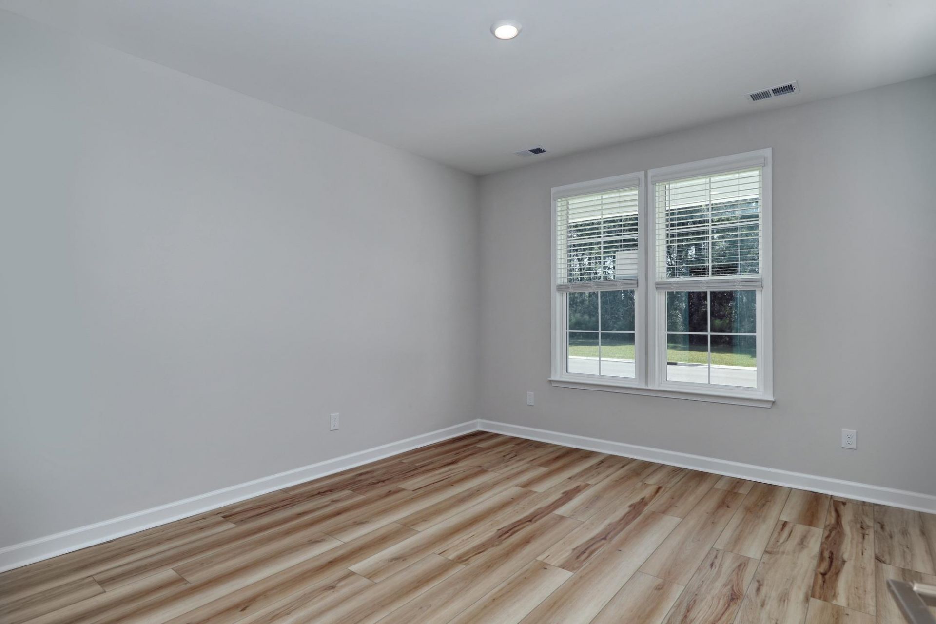 212 Field Dr Photo 7