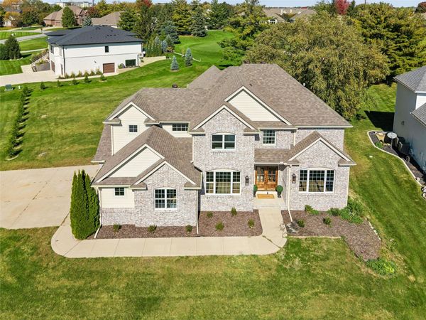 5583 Beechwood Terrace, West Des Moines, IA 50266