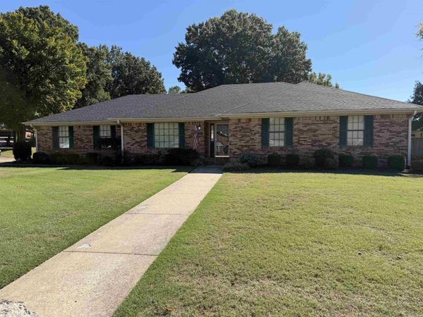 1000 Meriwether Ln , Paragould, AR 72450