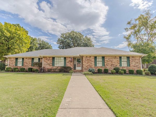 1000 Meriwether Ln, Paragould, AR 72450