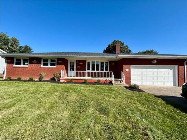 2595 Frostwood Drive , Austintown, OH 44515