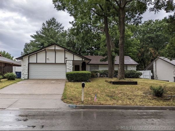 7732 S 69th East Place , Tulsa, OK 74133