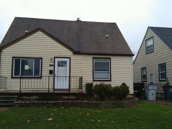 660 E Robert Avenue, Hazel Park, MI 48030