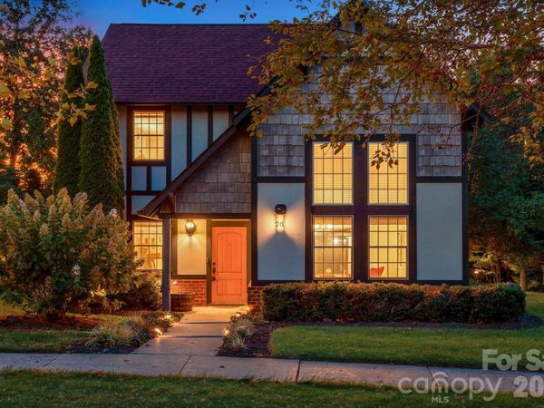 28 Trafalgar Circle, Asheville, NC 28805