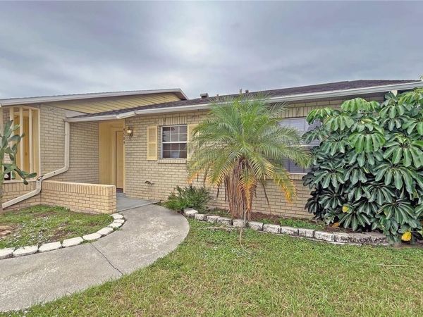 9509 FIELDVIEW CIRCLE , Unit A, THONOTOSASSA, FL 33592