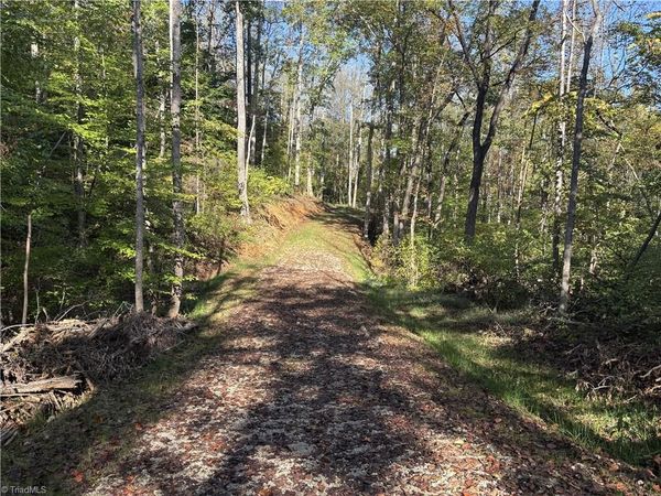 000 Quaker Road , Mount Airy, NC 27030