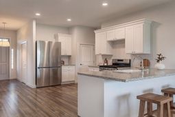 1013 Mountaintop Way photo 4