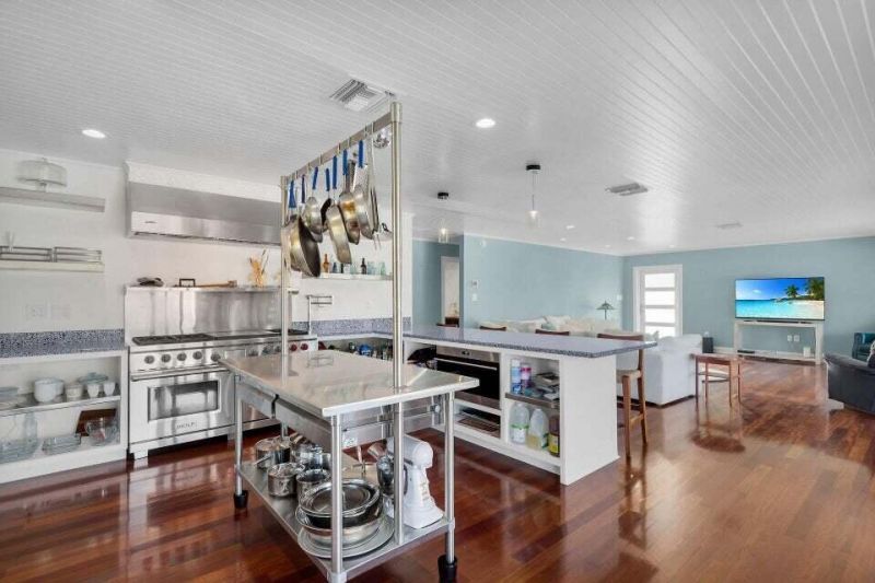 232 W Seaview Drive, Duck Key, FL 33050 Photo