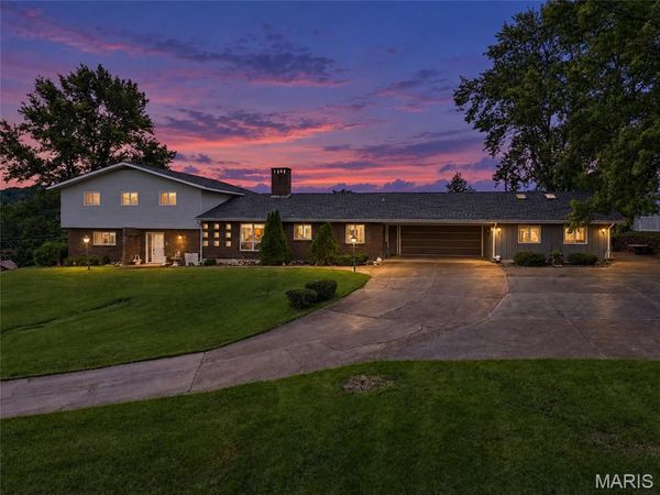 322 W 12th Street , Hermann, MO 65041