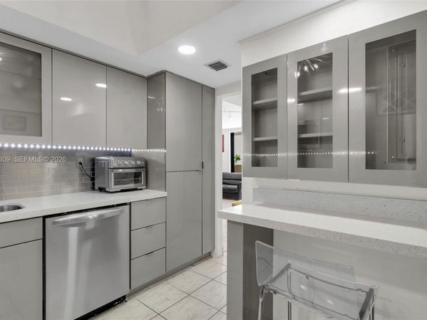 1623 Collins Ave, Unit 812, Miami Beach, FL 33139