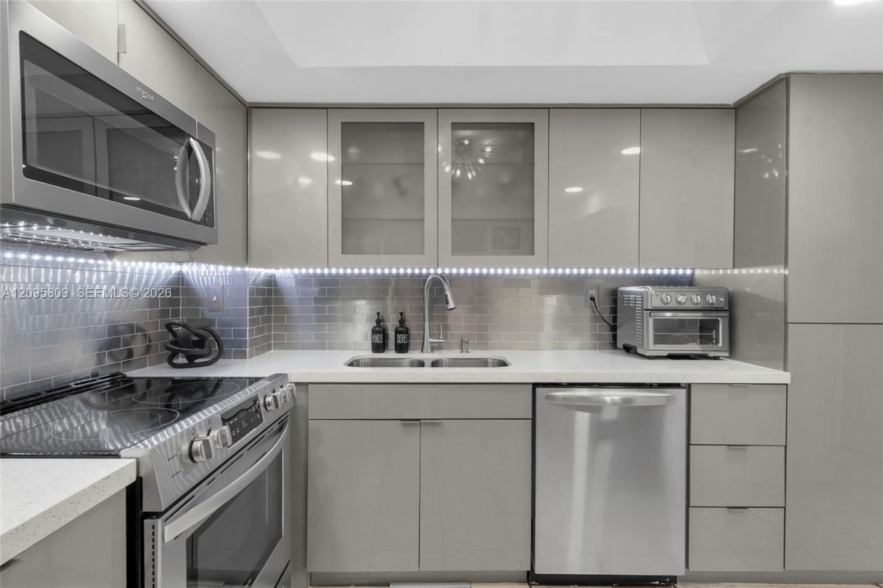 1623 Collins Ave, Unit 812, Miami Beach, FL 33139 Photo