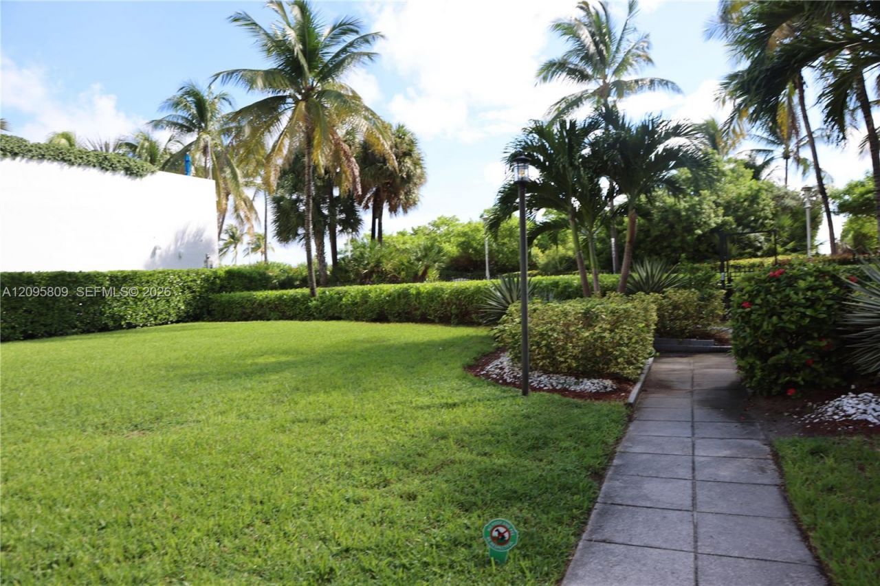 1623 Collins Ave, Unit 812, Miami Beach, FL 33139 Photo