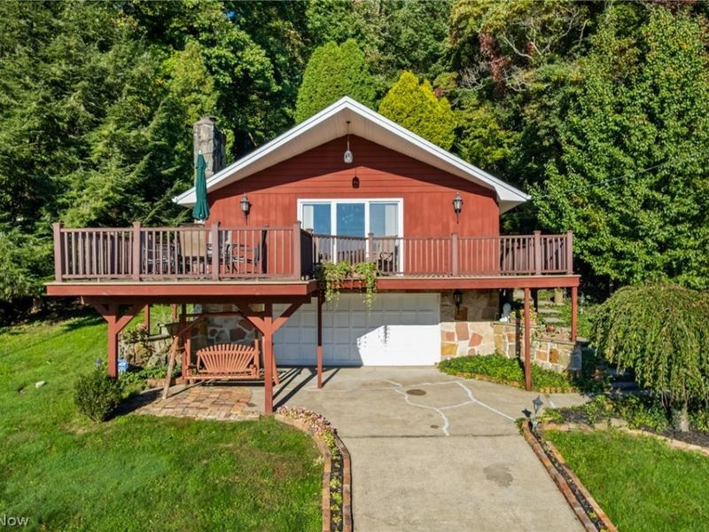 29 W Mohawk Drive, Malvern, OH 44644 Photo 1