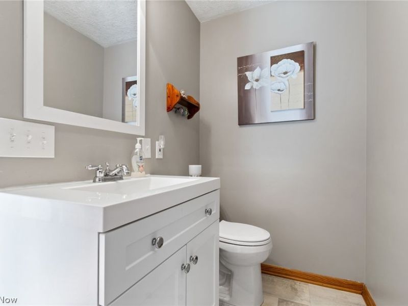 29 W Mohawk Drive, Malvern, OH 44644 Photo 18